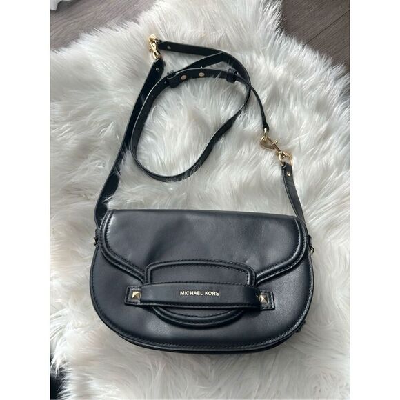 Michael Kors Cary Leather Saddle Crossbody bag Magnetic flap closure bag black h - Picture 1 of 11